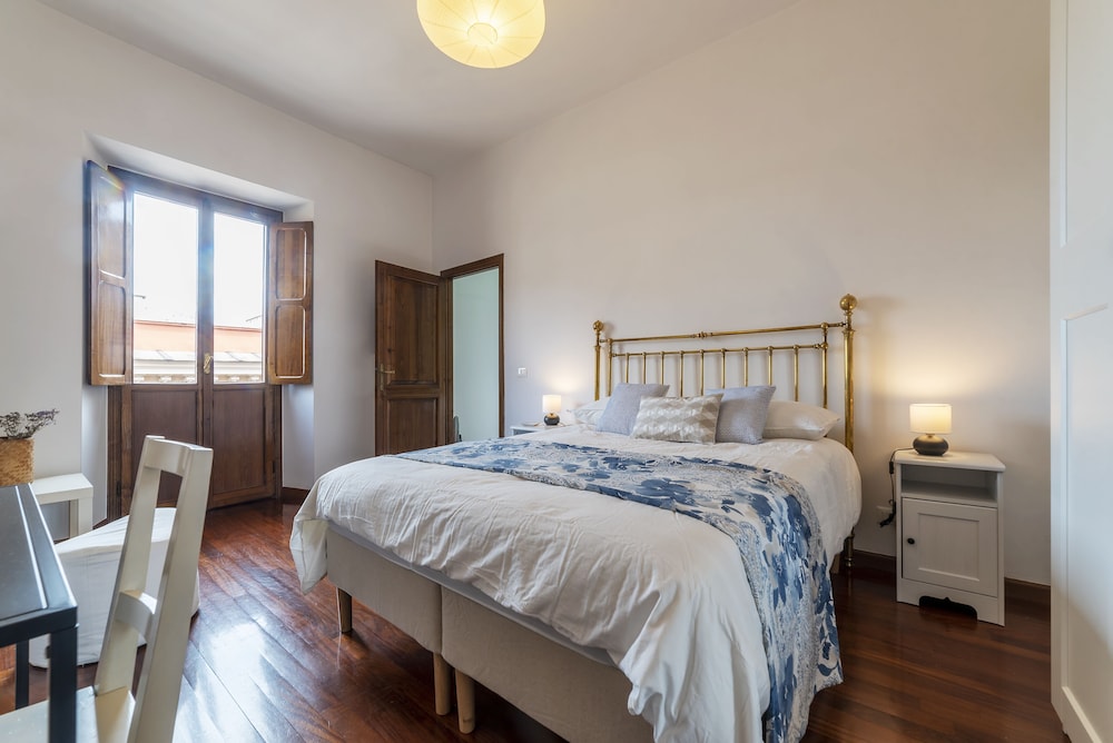 Porta Pia Apartment with Balcony