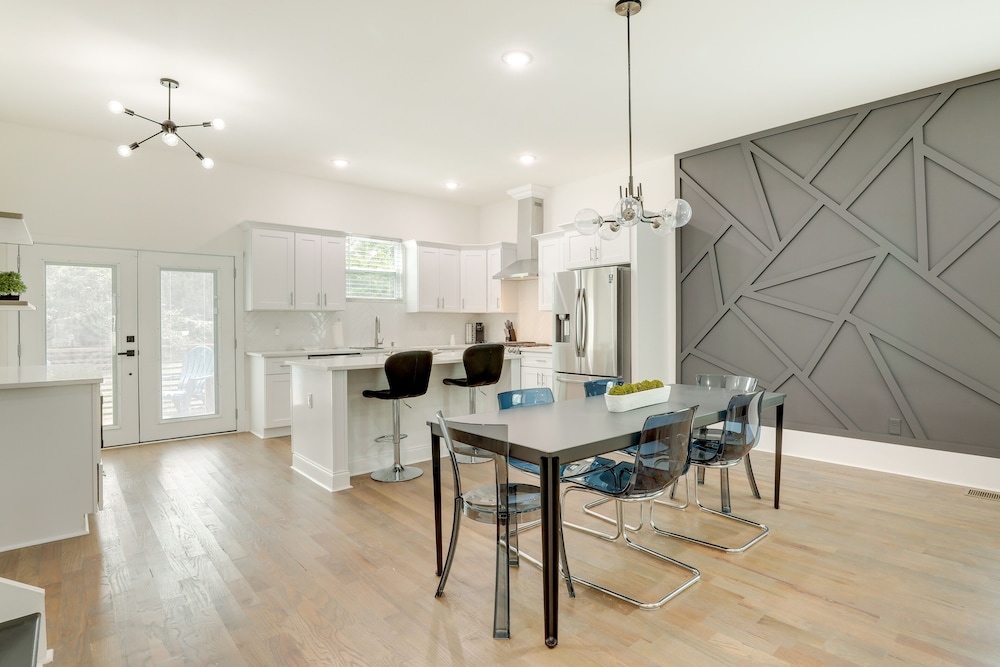 Modern Decatur Home ~ 7 Mi to Atlanta! view 4