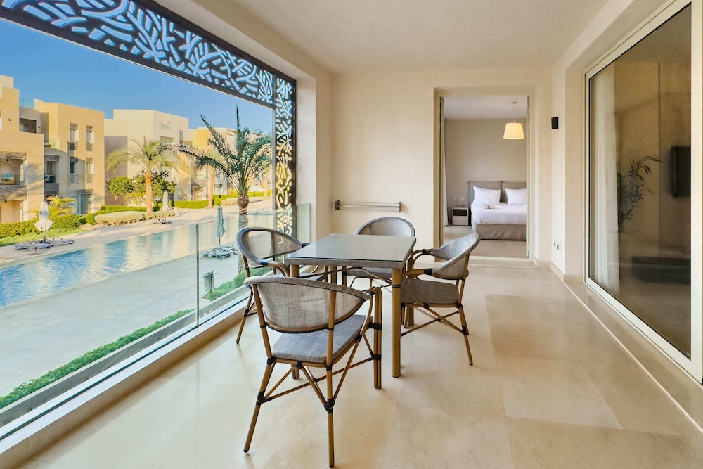 Xuru Stays I Roomy & Relaxed 1bdr @ Mangroovy Free Beach & Pool
