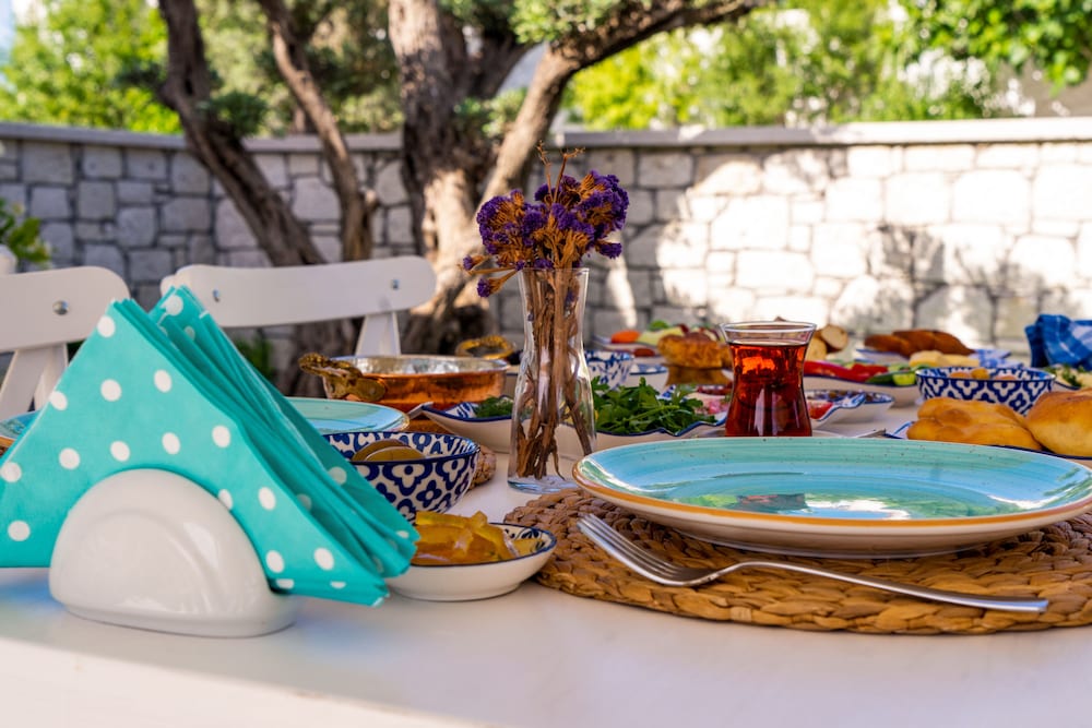 Hotel Cemal Alacati Butik Hotel - Image 1