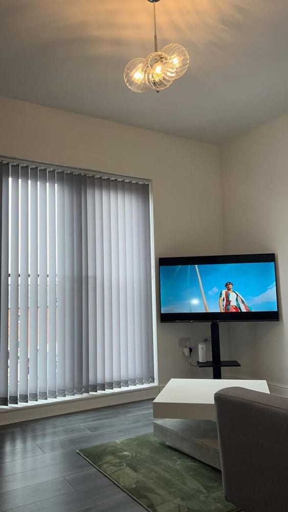 Beautiful 1-bed Apartment in Tipton, photo 11