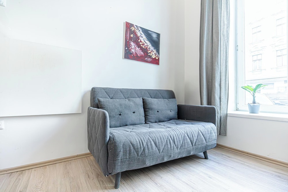Affordable Stay Near Wiener Stadthalle