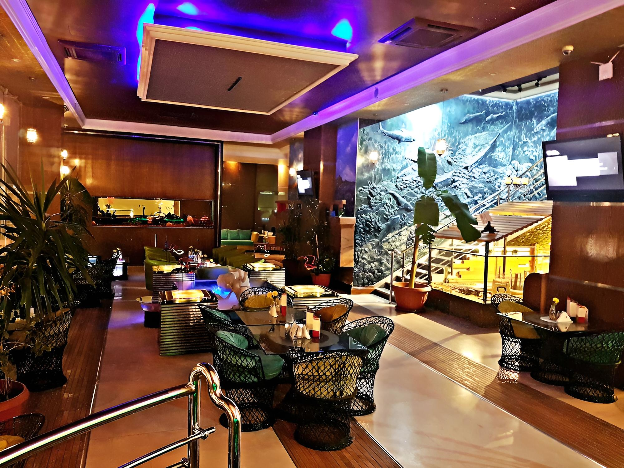 Aquarium Hotel