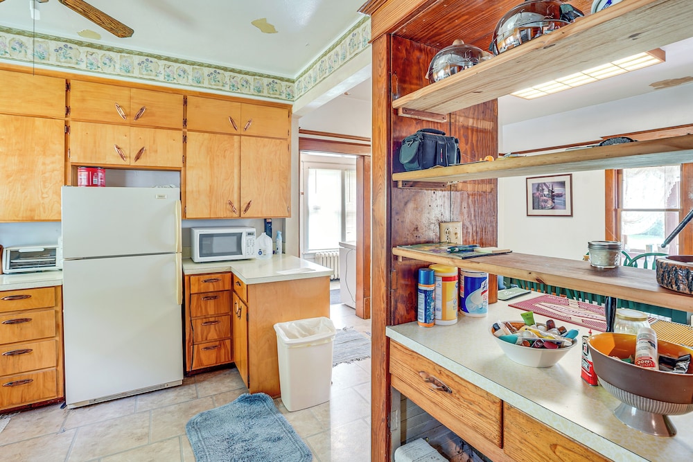 Cozy Rural Hideaway in Mcintosh County!