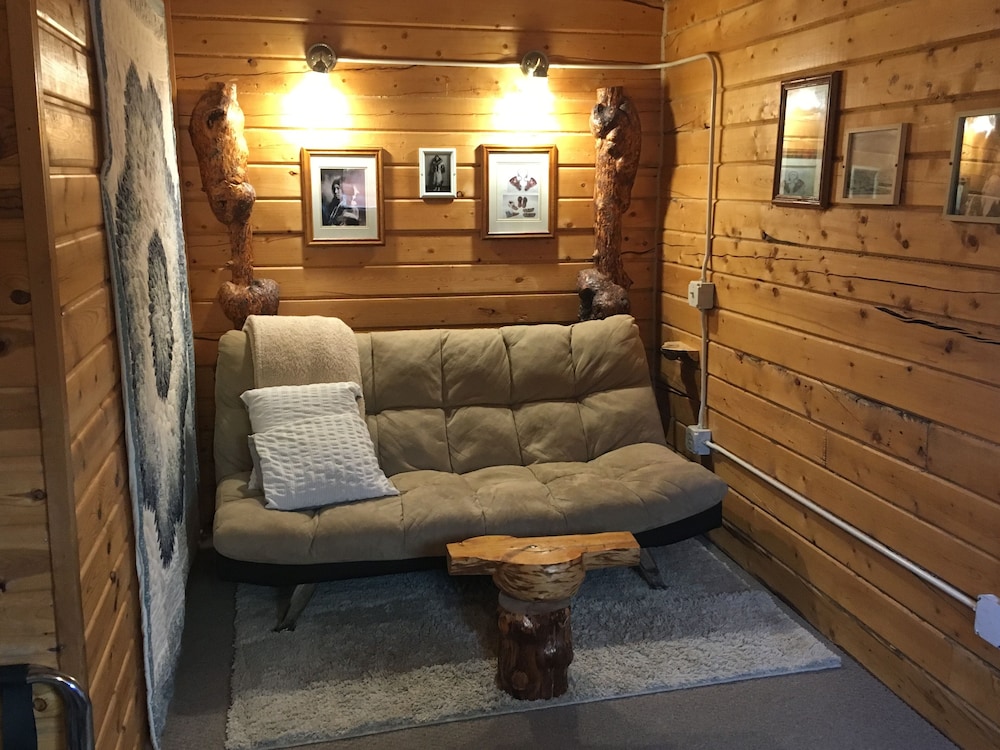 Earthsong Lodge
