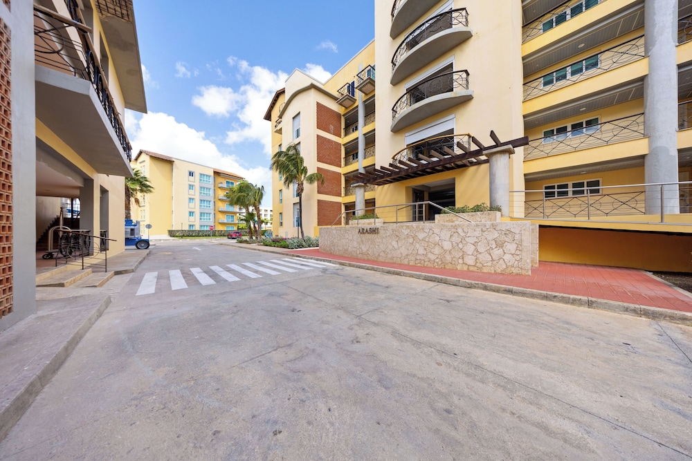 Oceania 343 J.e. Irausquin Blvd 238