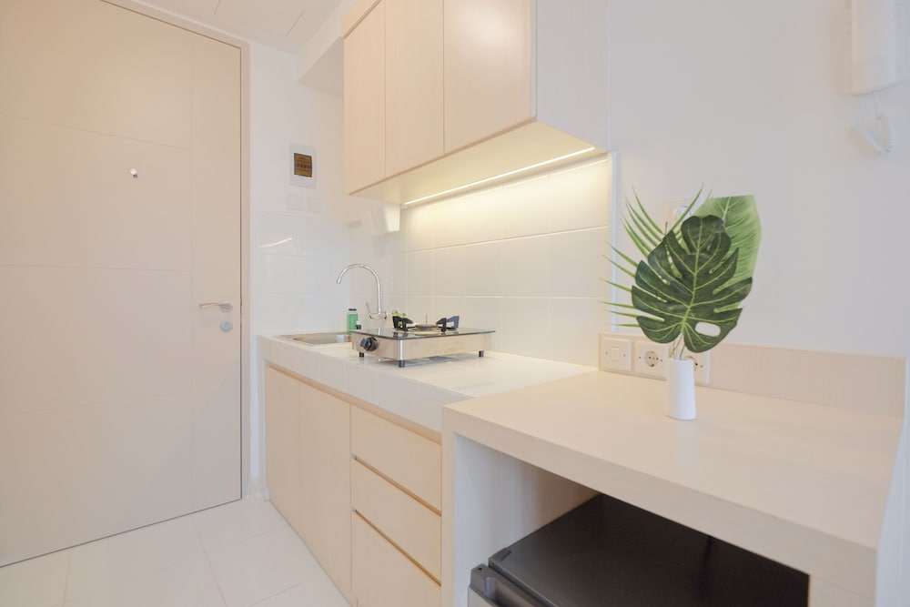 Compact And Homey Studio At Tokyo Riverside Pik 2 Apartment