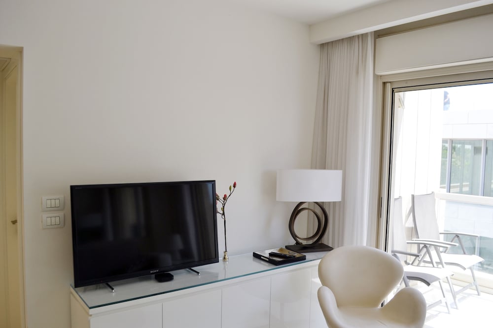 Beautiful Apartment Near Beach H1