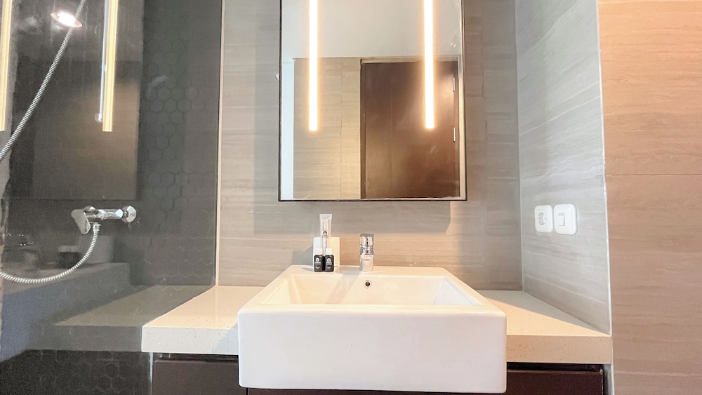 Relaxing And Stylish Studio (No Kitchen) Apartment At Skales Residence Nusa Dua Bali