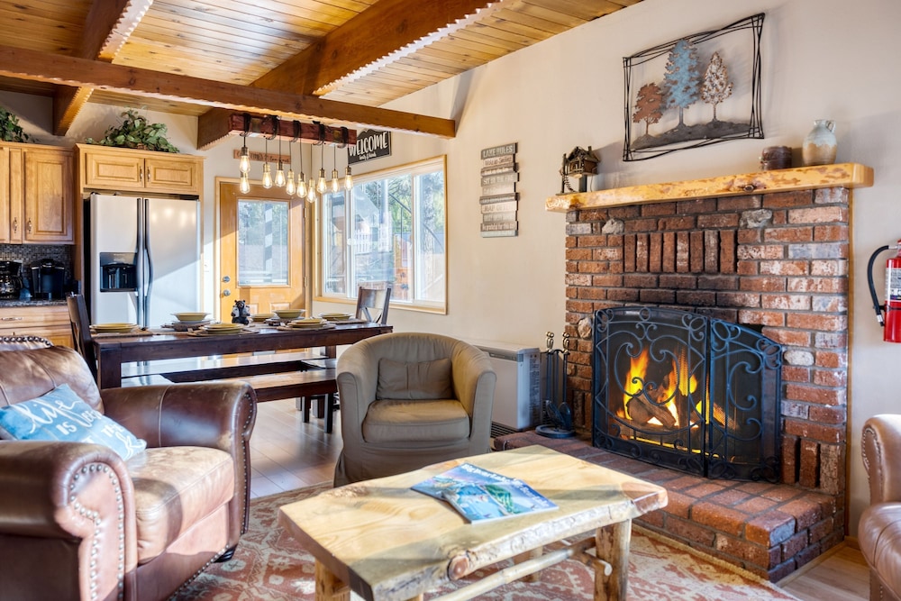 Lakeside in Bearadise by Avantstay Gorgeous Mountain Cabin in Boulder Bay