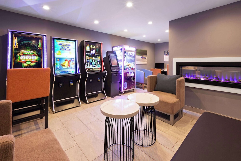 Sheboygan Vacations - La Quinta Inn by Wyndham Sheboygan - Property Image 9