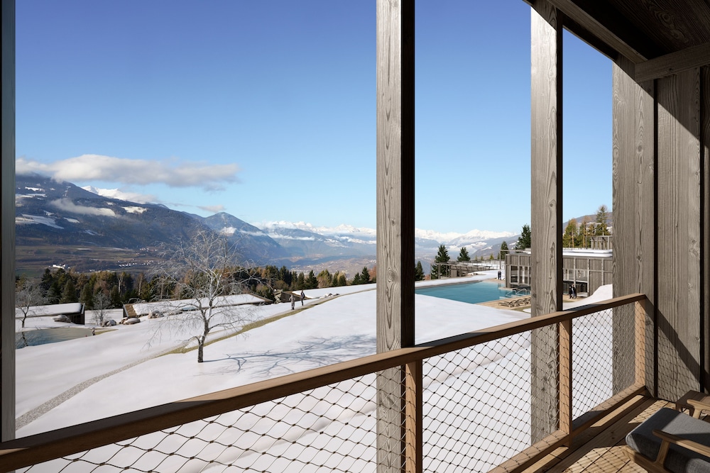 AKI Family Resort PLOSE