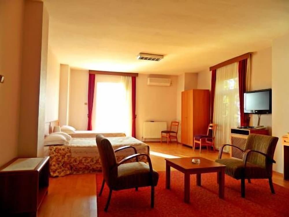 Azim Otel - Property Image 13