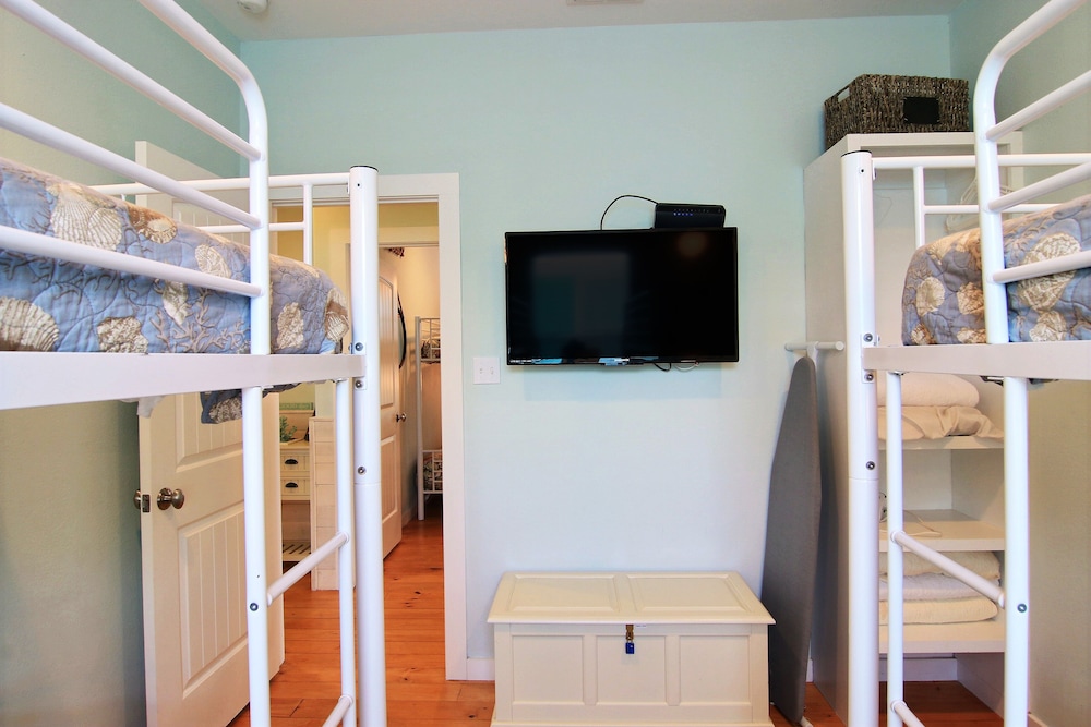 Jumpin' Jellyfish by Silver Sands Vacation Rentals view 3