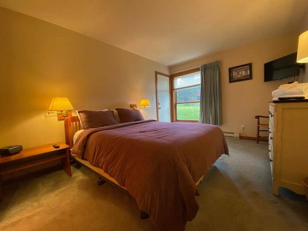 Trail Creek #18 2 Bedroom Condo view 4