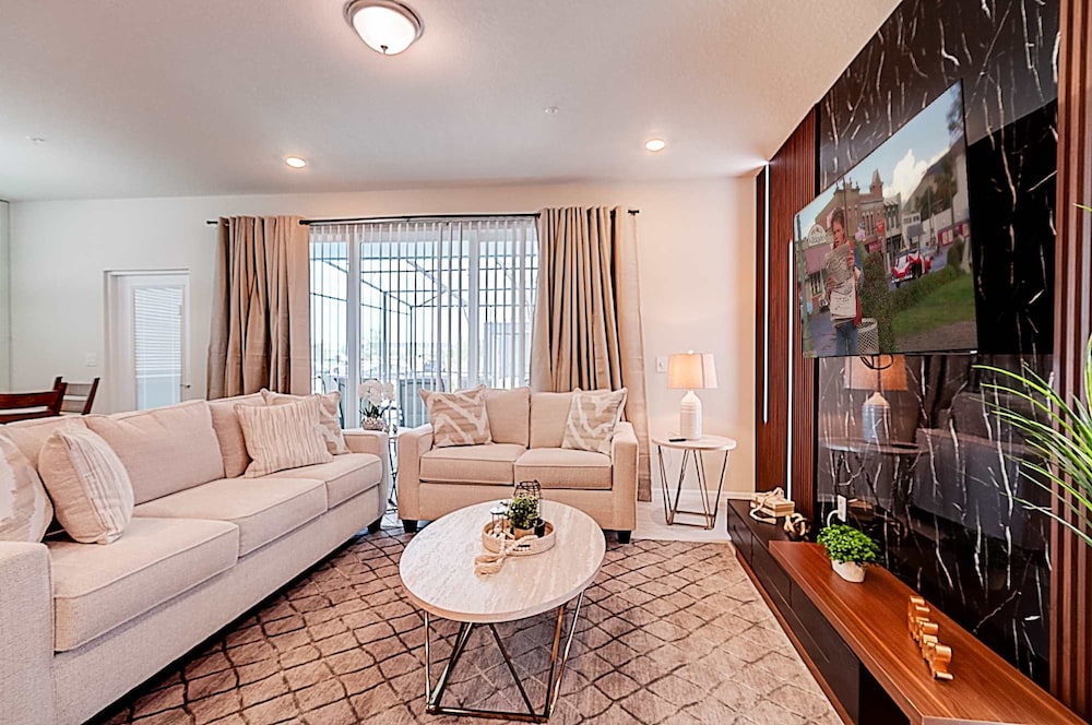 16101 Dream Home Perfect for Families Near Disney Water Parks