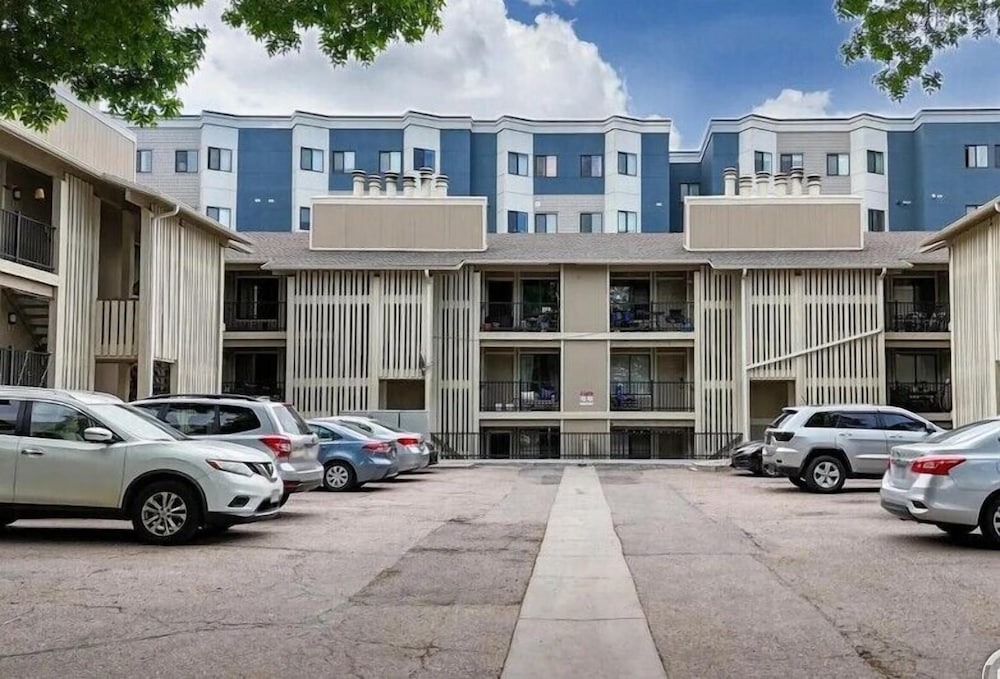 Campus West Nest - King Bed + Walk to CSU