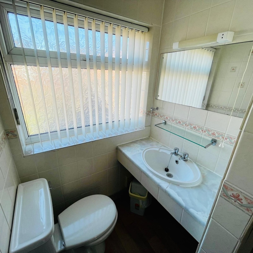 Lyndene Holiday Apartments