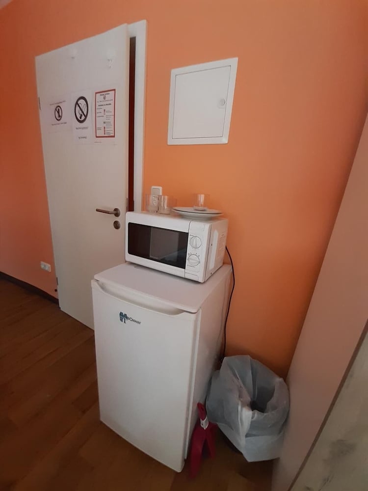 2-Rent Group Hostel Rooms&Apartments TUB19A