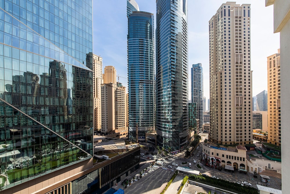 Luxury 2BR at La Vie with sea view
