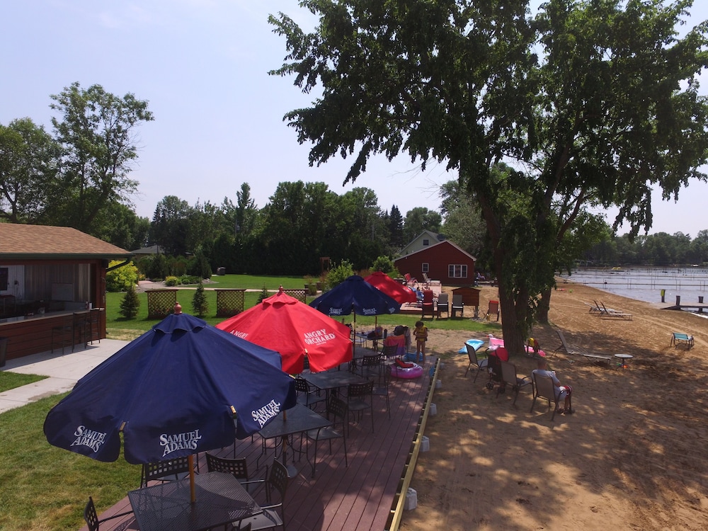 Appeldoorn's Sunset Bay Resort