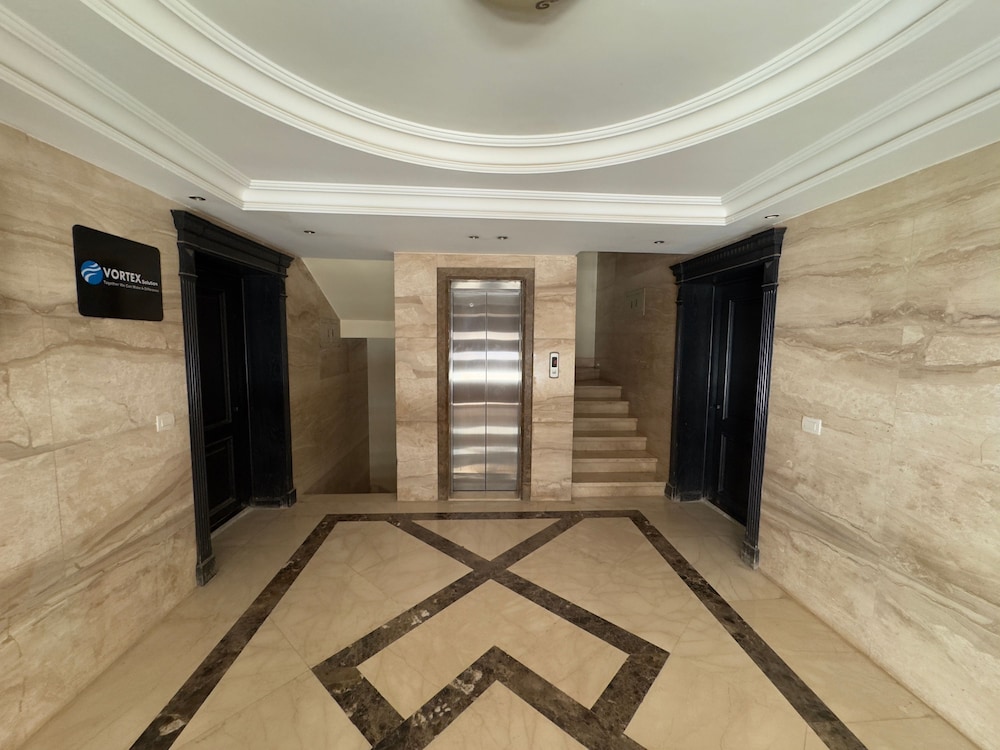 1108 Spacious 3BR Apt 2BA Near Airport