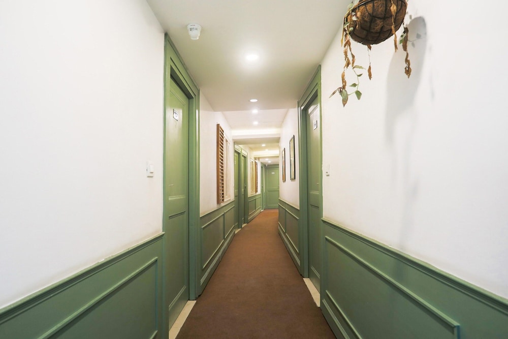 Cozy Stays Near Pacific Mall Rajpur Dehradun