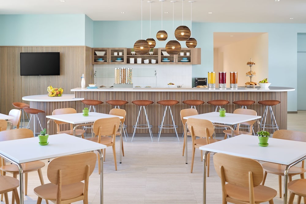 Fort Myers Vacations - Element Charlotte Uptown - Property Image 1