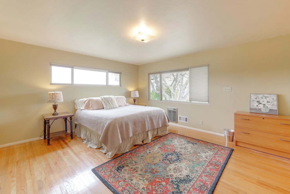 Near Eats & Wineries: Paso Robles Home w/ Patio!