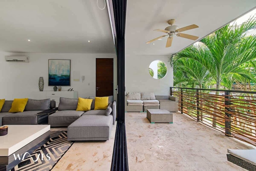 2 Br. Luminous and Spacious Pool View Apt