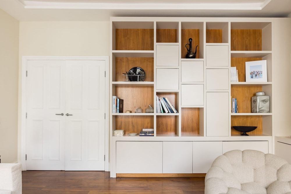 Light-filled Chelsea Duplex