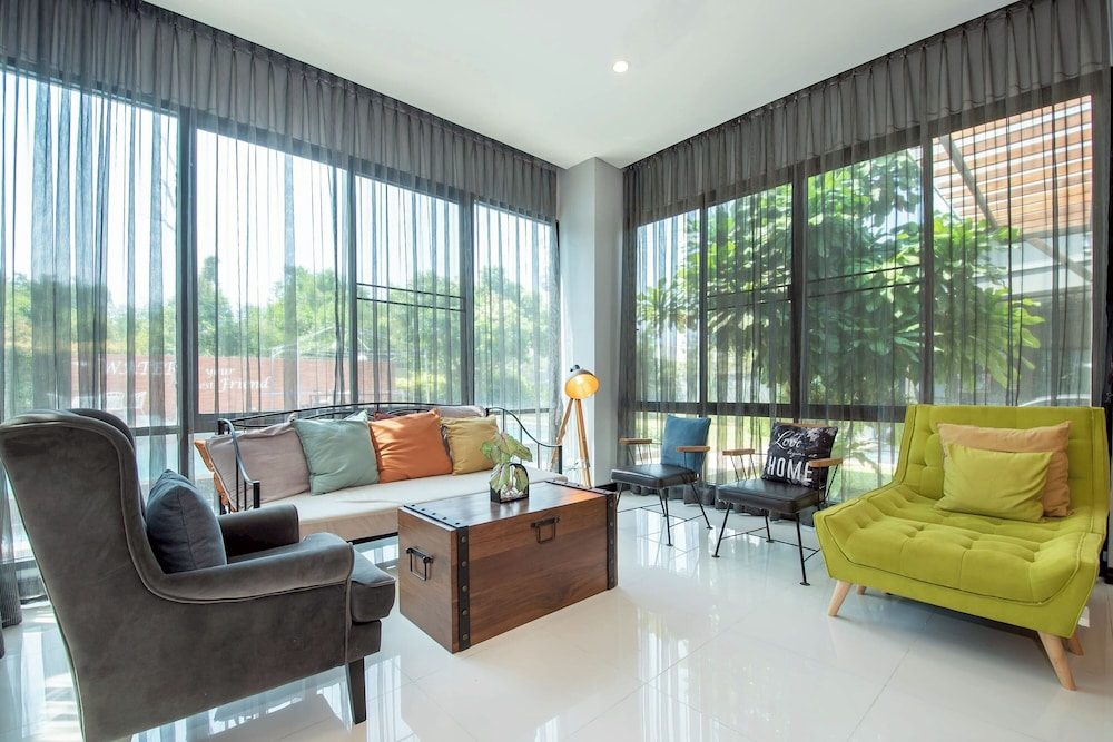 Penny - Farthing Pool Villa