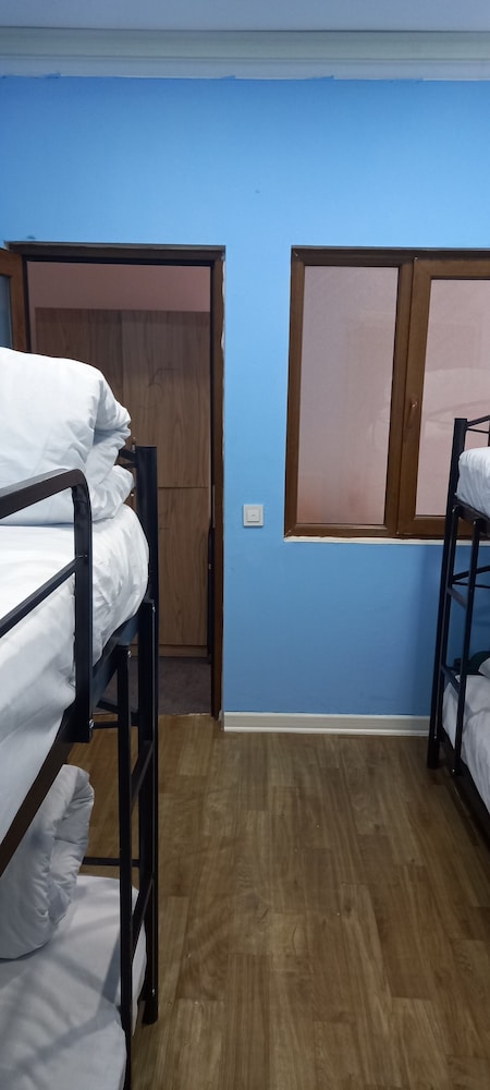 28 may Centr City hostel