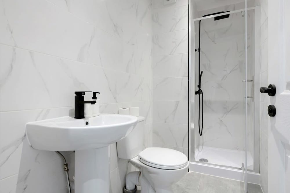 3bed House-free Parking