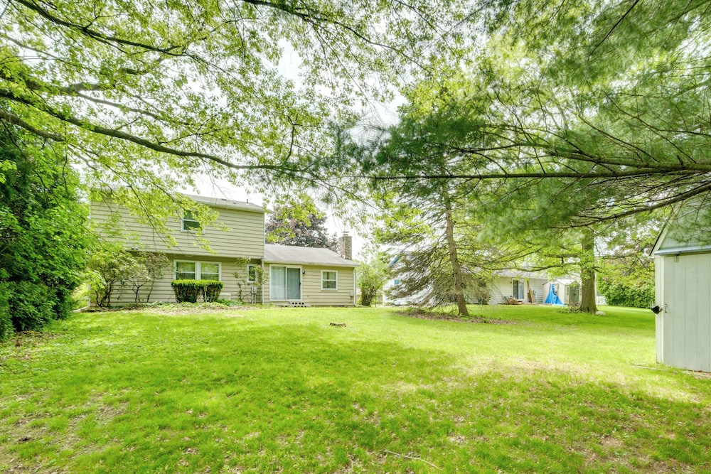 1 Mi to Freer Field: Ashland Home w/ Yard!