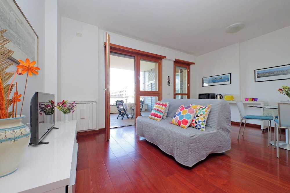 Modern Flat with terrace near Eataly