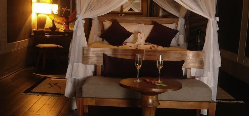 Castel Mara Camp view 3