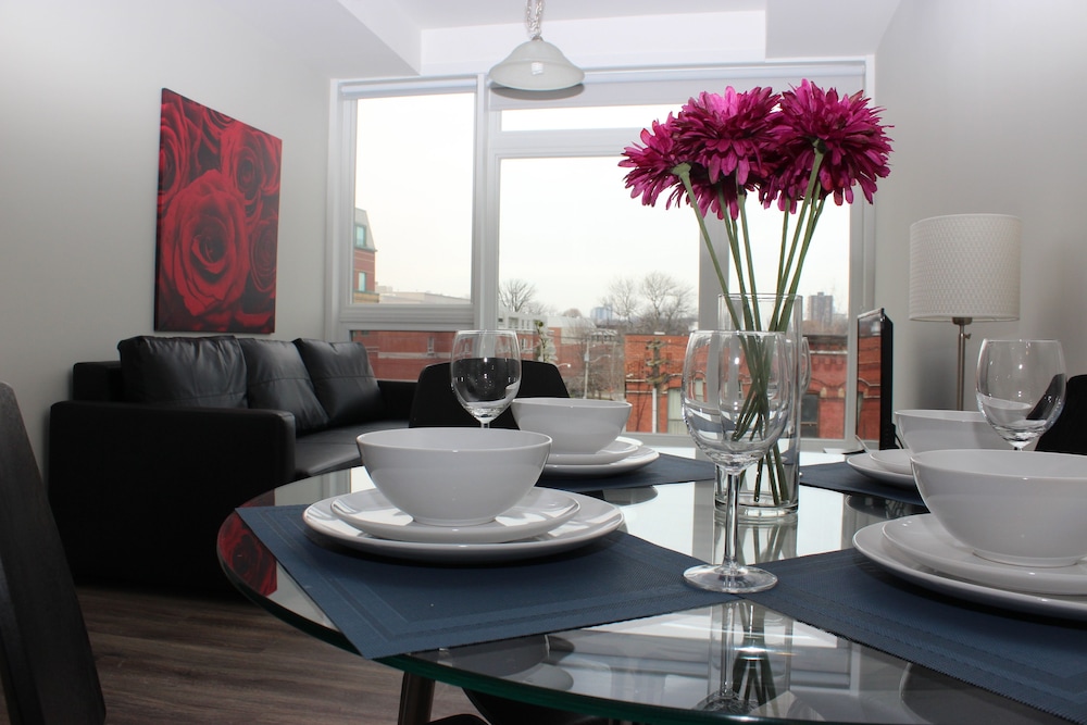 Atlas Suites College St Furnished Apts - Image 4