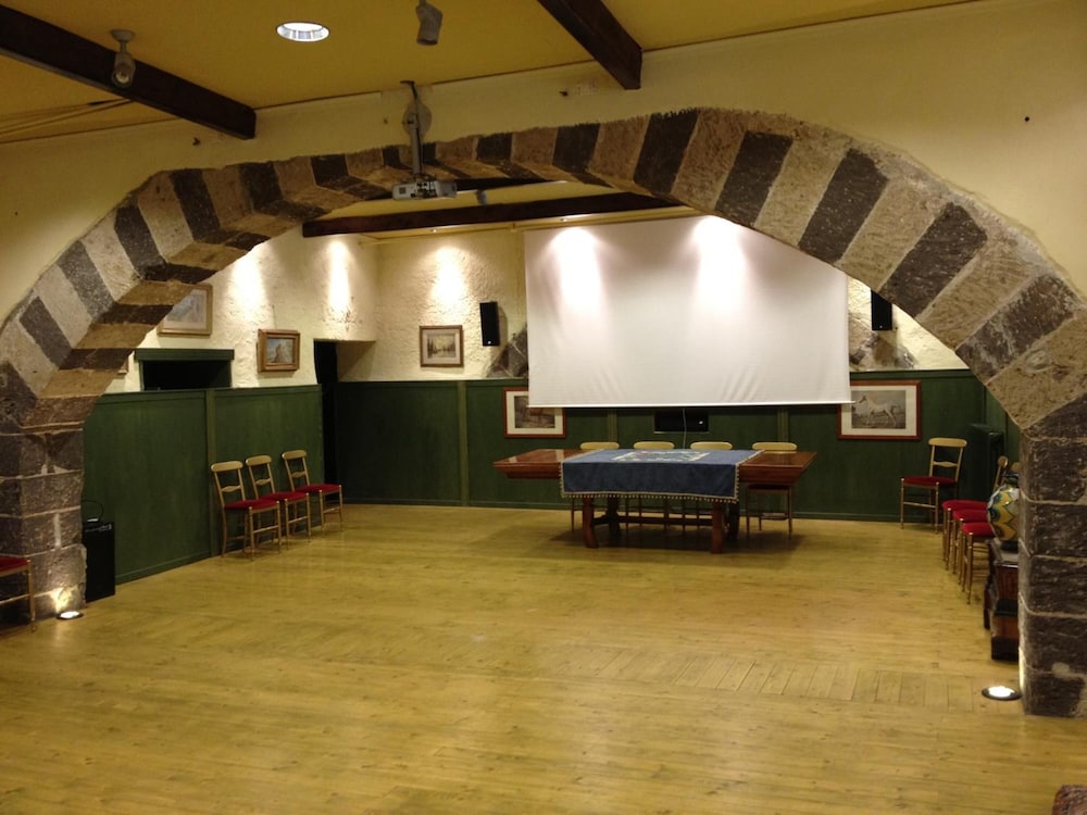 meeting & event spaces