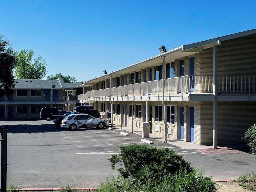 Motel 6 – Colorado Springs, CO – South/Metro Area