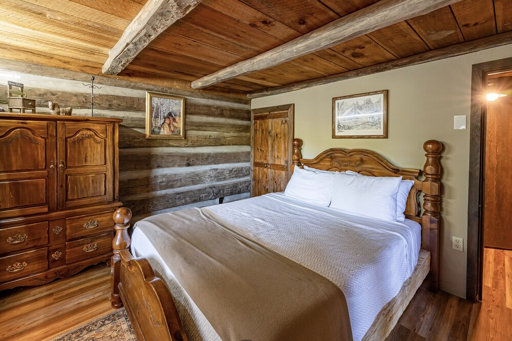 stayNantahala – Smoky Mountain Cabins and Luxury Yurts