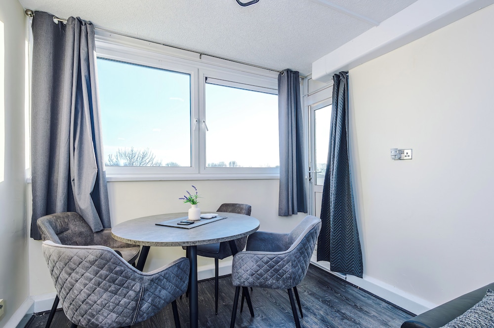 Modern 1 Bed - Close to City Centre