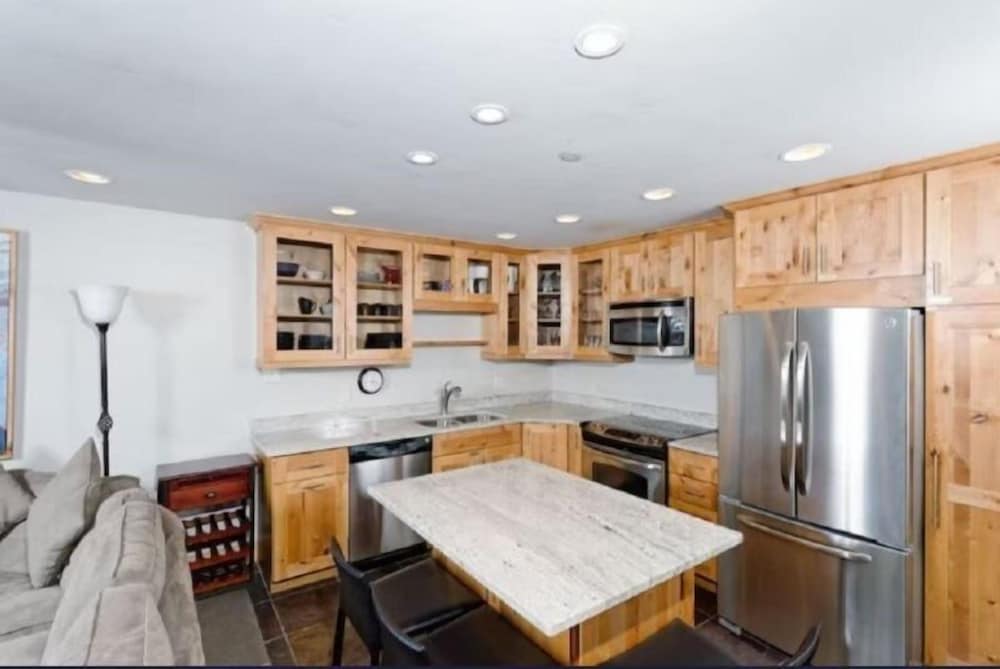 Snowmass_village_3bd_gen_c