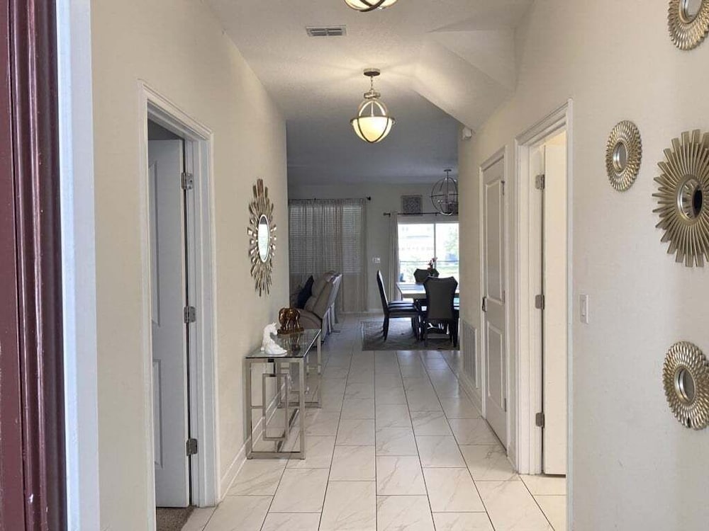 Luxurious 6br Villa In Champions Gate Pool, Spa & Near Disney 6 Bedroom Villa