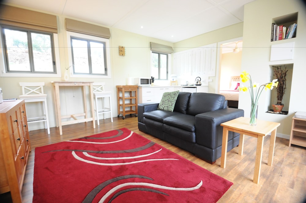 Gisborne Peak Winery Cottages