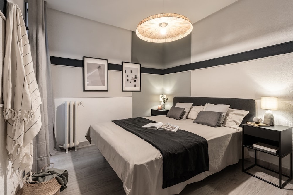 Zambrano - 4 Bedrooms and Office in Trafalgar