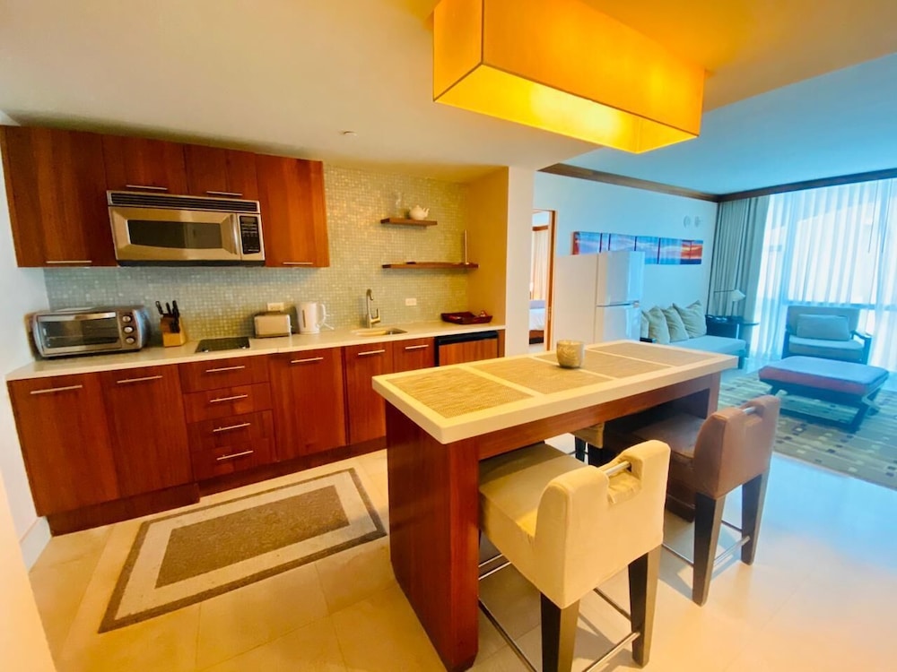 Carillon Miami Beach Private Suites