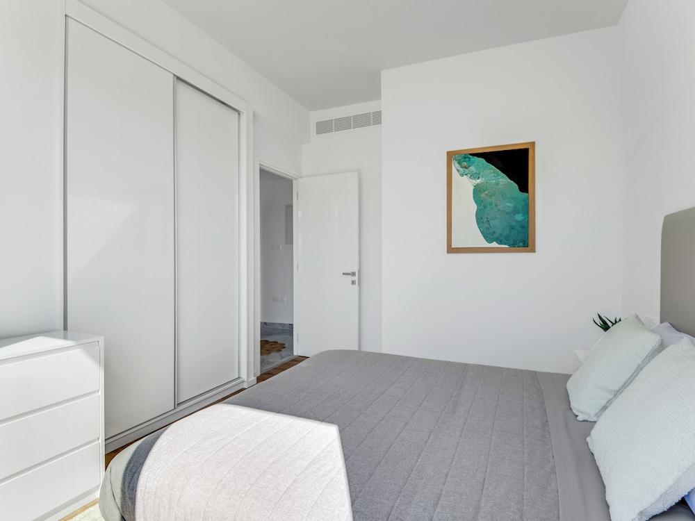 Sanders Olive Shared Pool Apartments