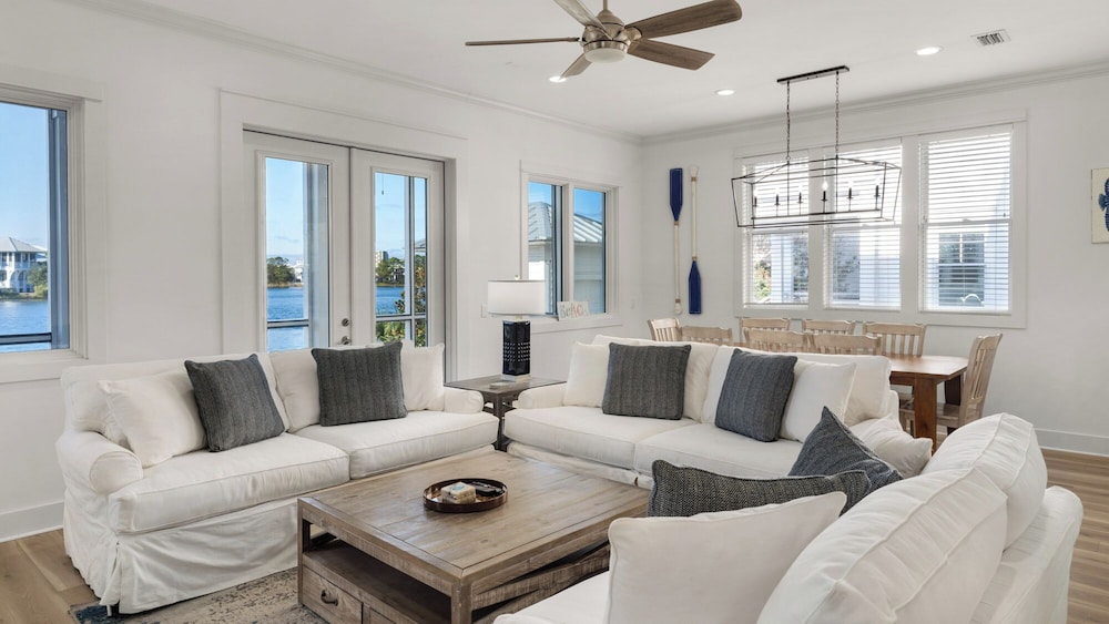 Lakefront Haven in Carillon Beach