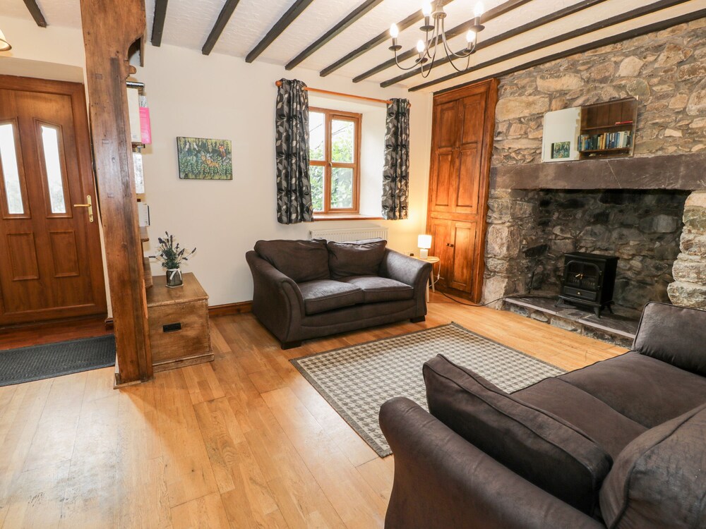 Ddol Helyg Farmhouse